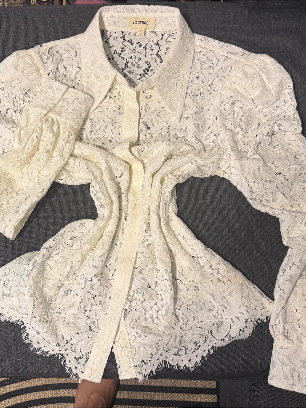 L'AGENCE White Lace Button-Front Collared Blouse - Picture 2 of 4